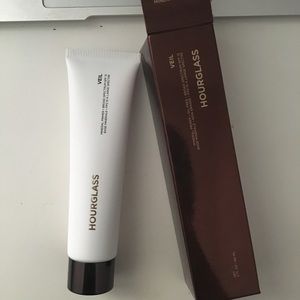 NEW Hourglass veil primer